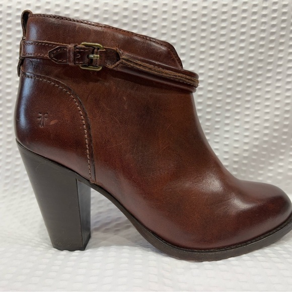 Frye Leather Jenny Seam Ankle Bootie Classic Womens size 6 B Deep Brown Zipper - Picture 1 of 15